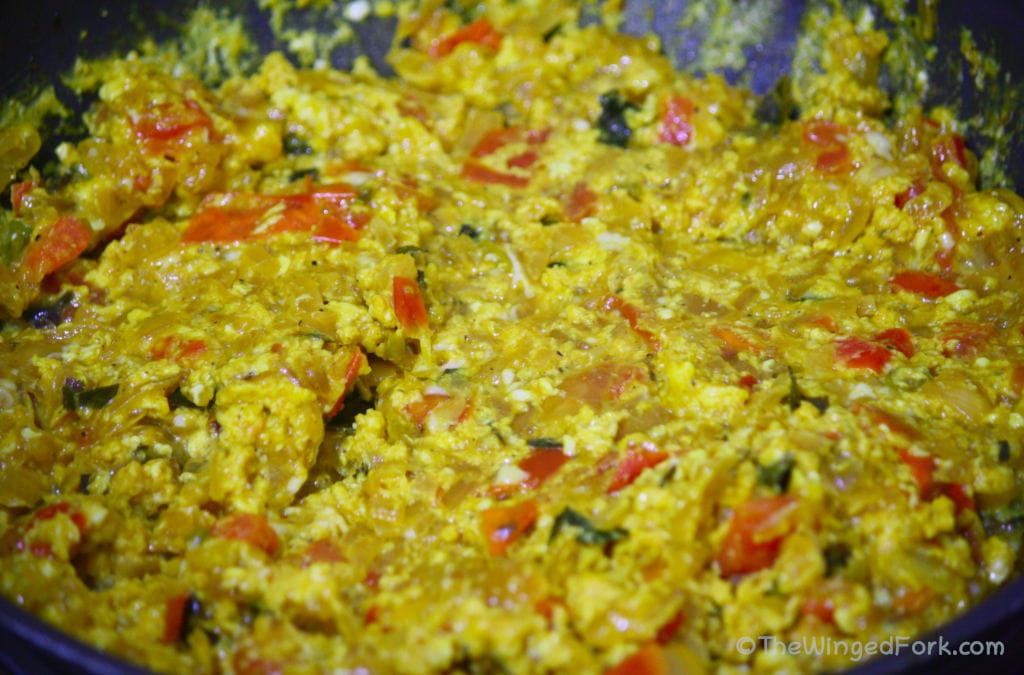 Mix the scrambled egg mixture and allow to dry a bit